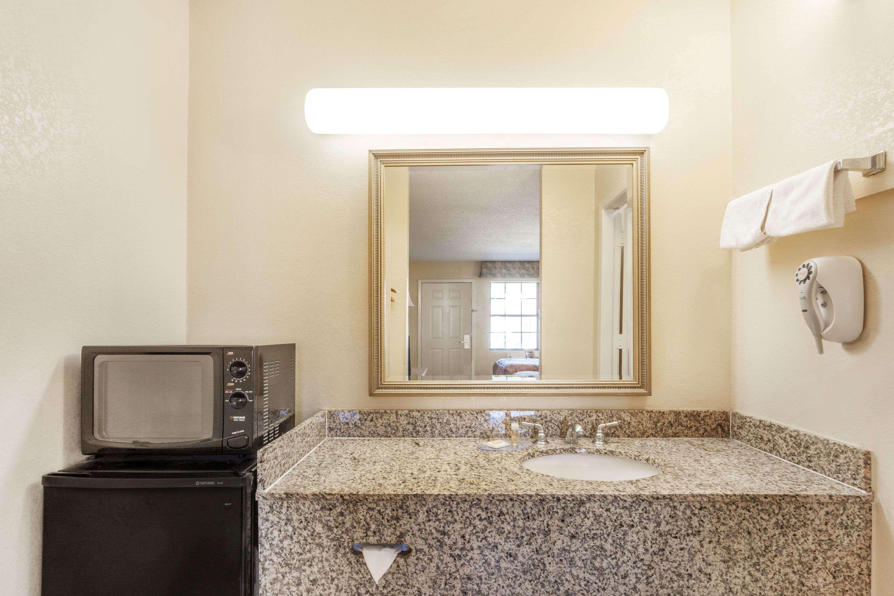 Days Inn By Wyndham Yazoo City Esterno foto