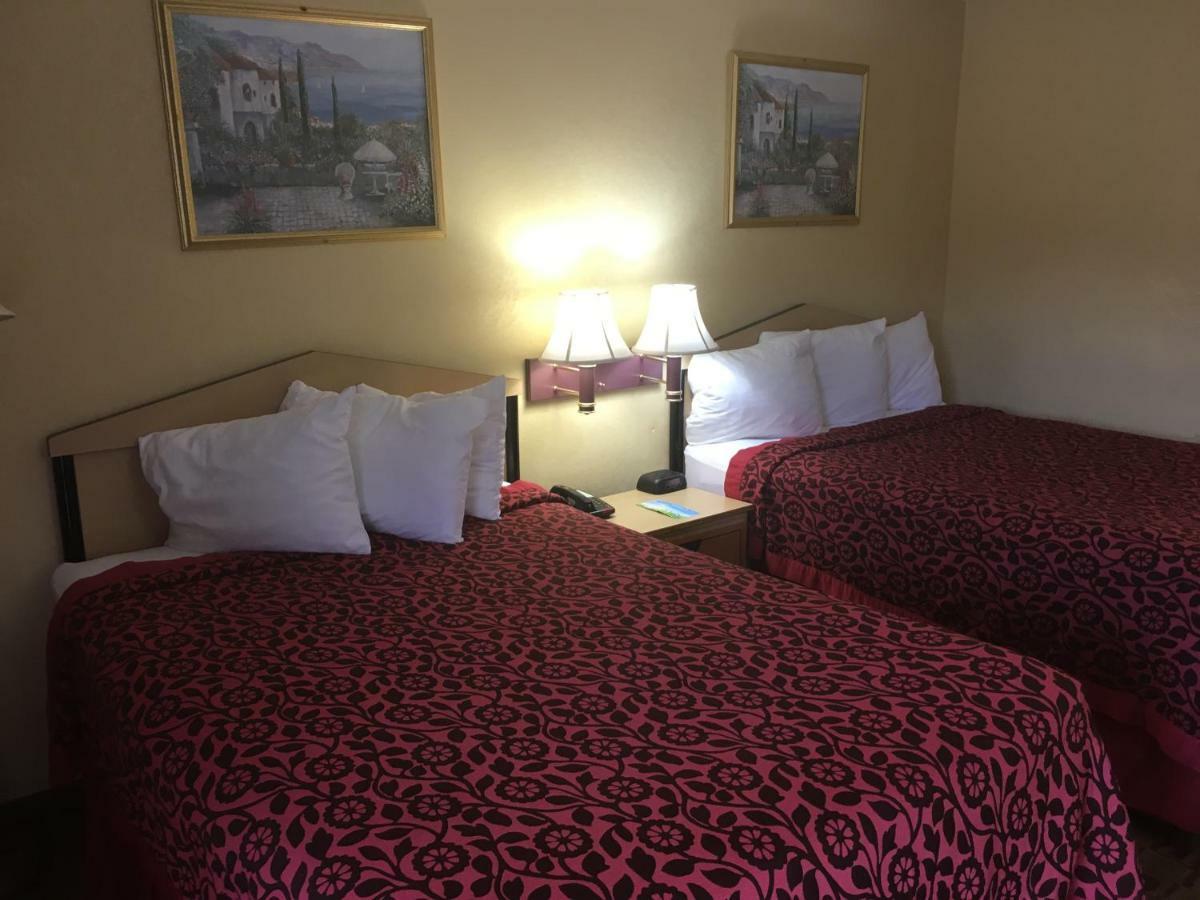 Days Inn By Wyndham Yazoo City Esterno foto